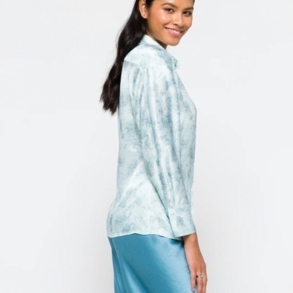 VINCE Dahlia Floral Print Spread Collar Long Sleeve Silk Blouse in Mint Size M - Picture 3 of 12